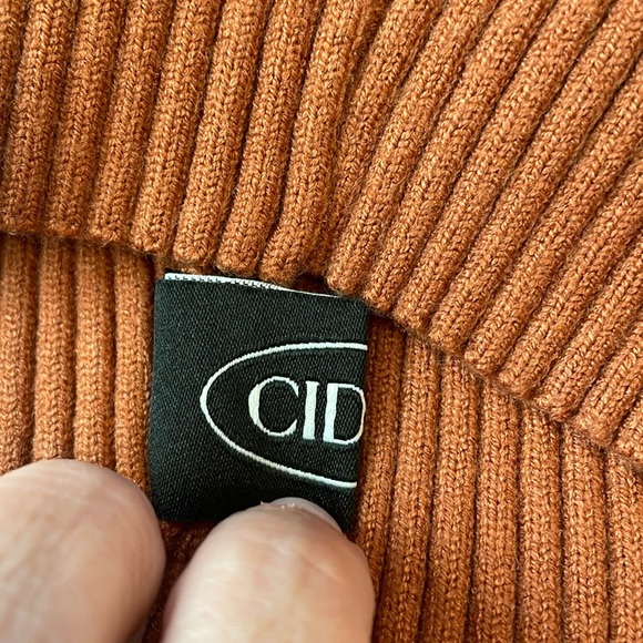 Cider Ribbed Cropped Halter Top Burnt Orange Large - Picture 5 of 6